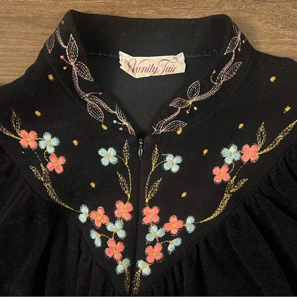 Vintage Vanity Fair House Coat‎ XS Petite Embroidered Pockets 1/2 Zip Velour E29 - Picture 4 of 11